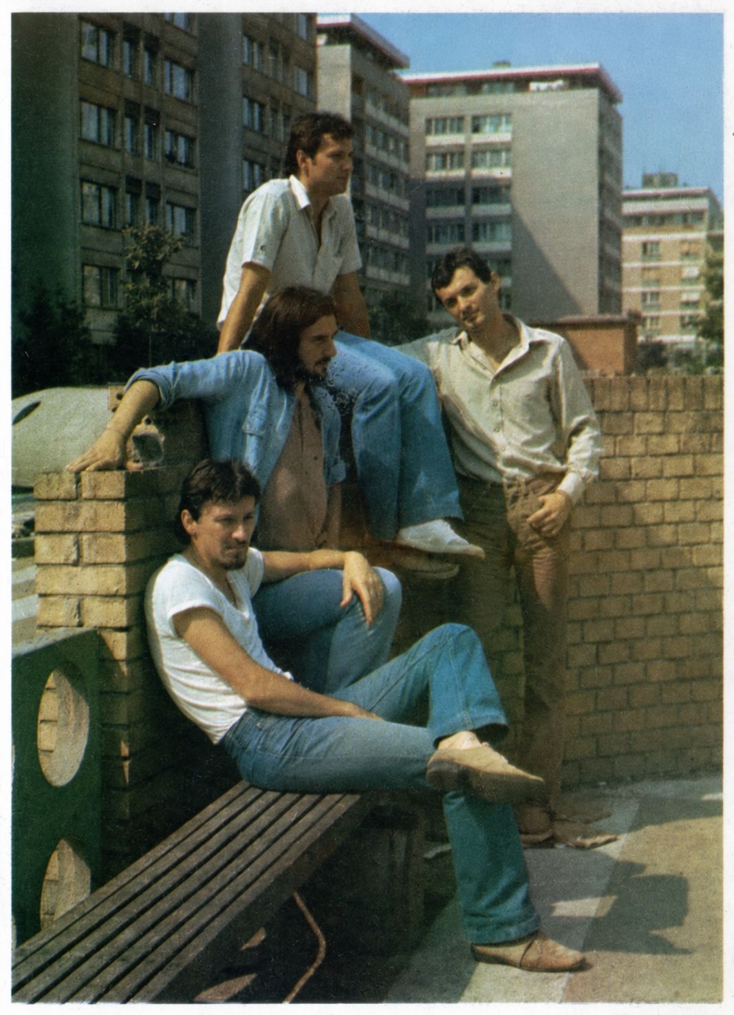 Meta sekcija, off stage, rooftop portrait