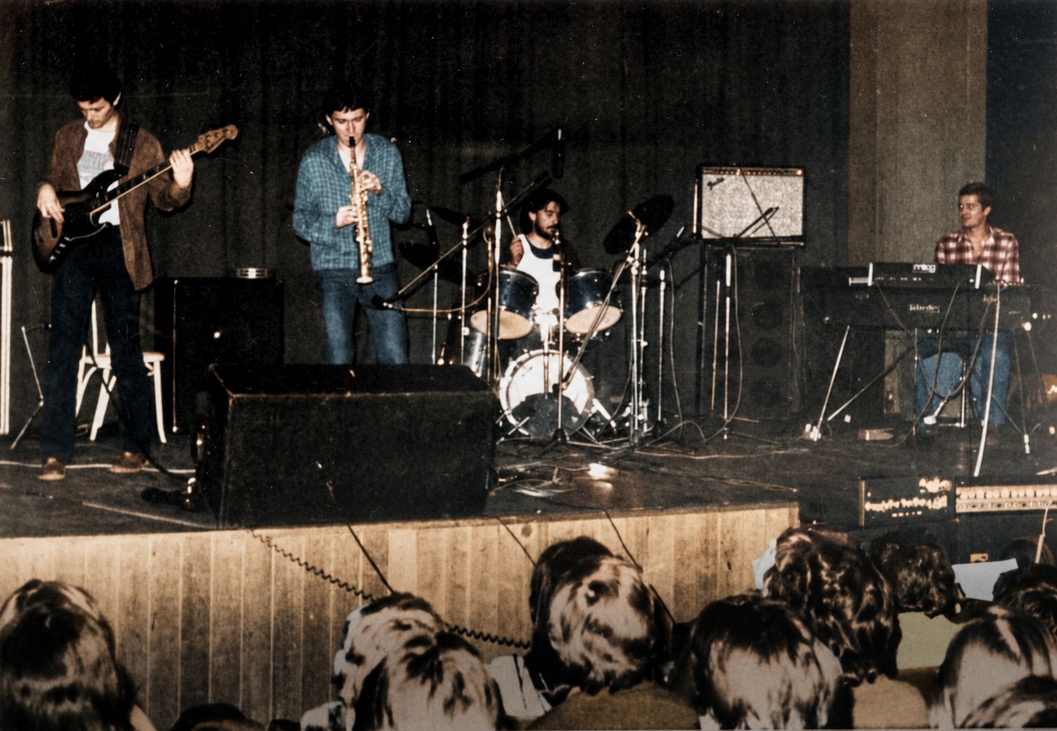 Meta sekcija performing live, 1978